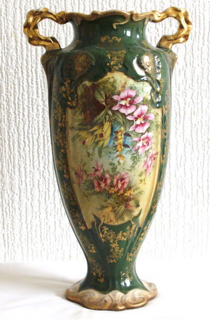 A LARGE ANTIQUE VICTORIAN DECORATIVE VASE eBay